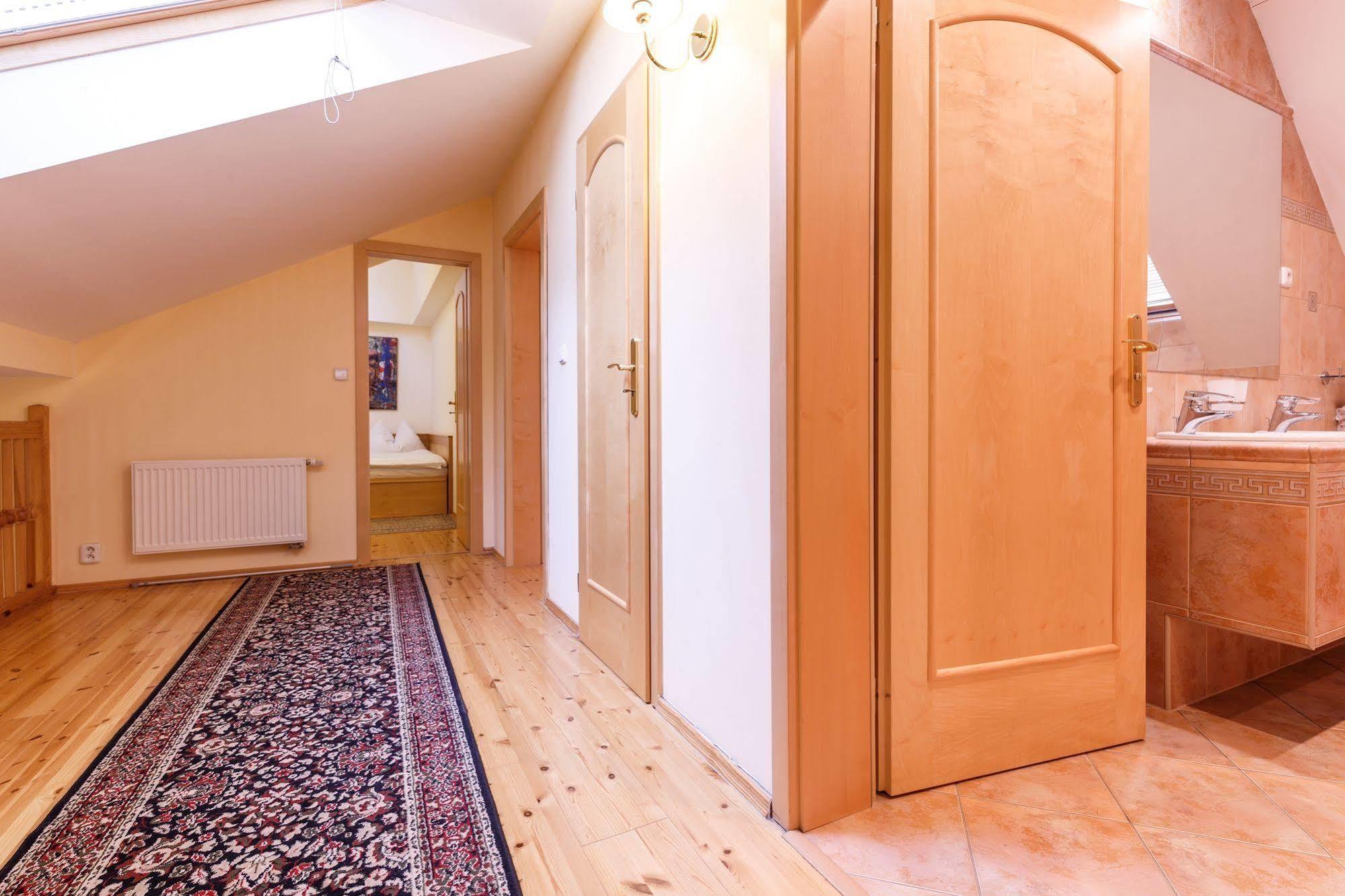 Hotel Maltezsky Kriz Karlovy Vary Luaran gambar