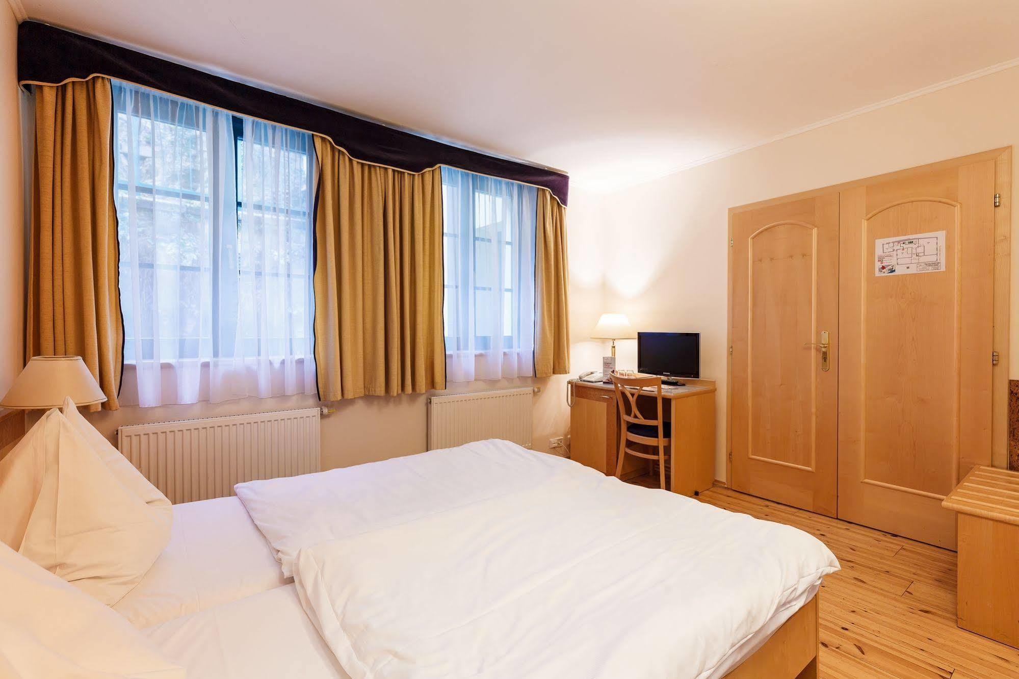 Hotel Maltezsky Kriz Karlovy Vary Luaran gambar